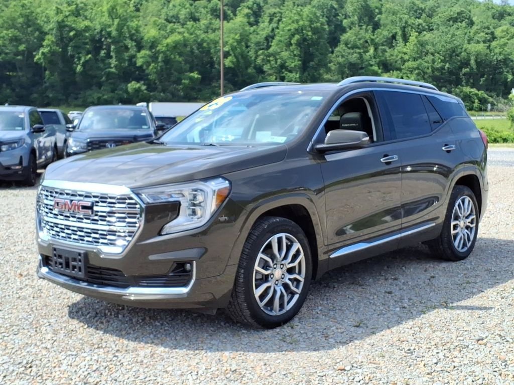 Used 2023 Brown GMC Denali image 3
