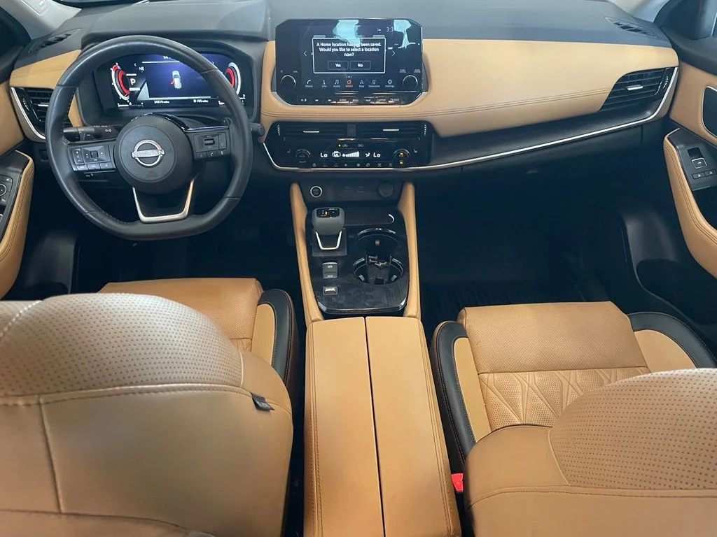 Used 2023 White Nissan Platinum image 12