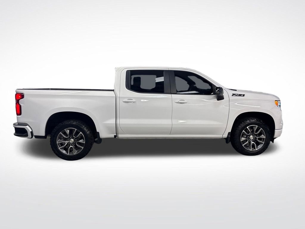 Used 2024 Summit White Chevrolet RST image 7