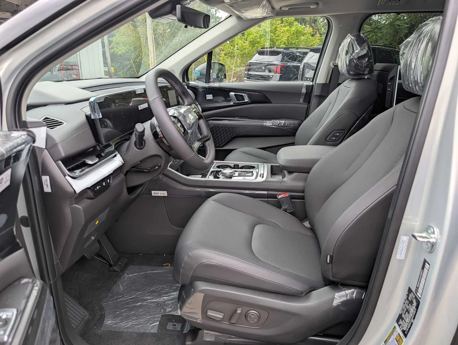 New 2027 Ivory Silver Kia SX Prestige image 4