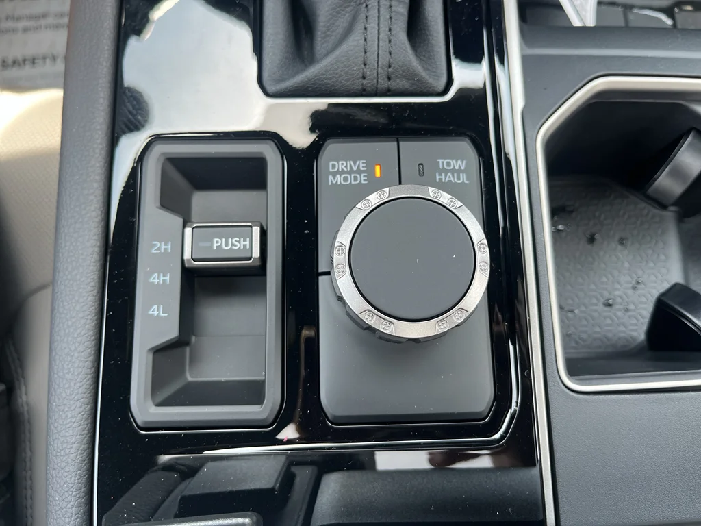 2026 Toyota Tundra Limited - Photo 31