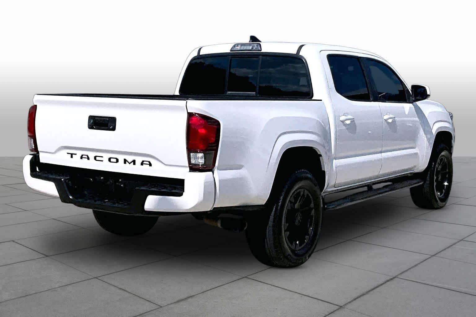 Used 2018 Super White Toyota SR image 11