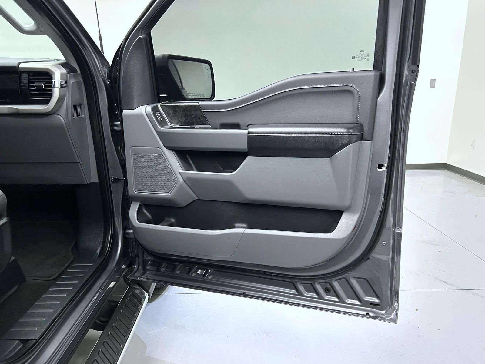 Used 2023 Gray Ford XLT image 16