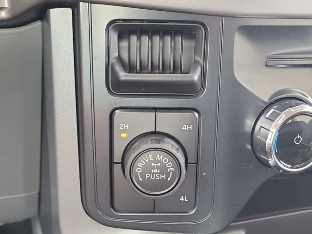 New 2026 Avalanche Ford XLT image 28
