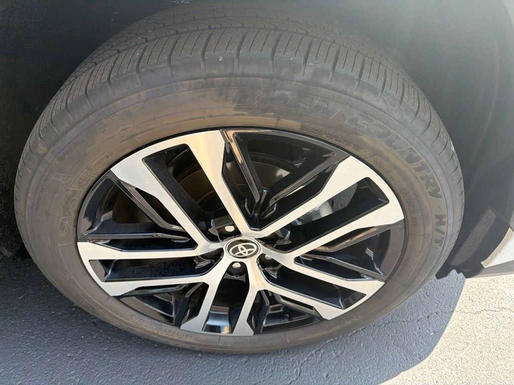 Used 2026 Off-white Toyota Limited image 21