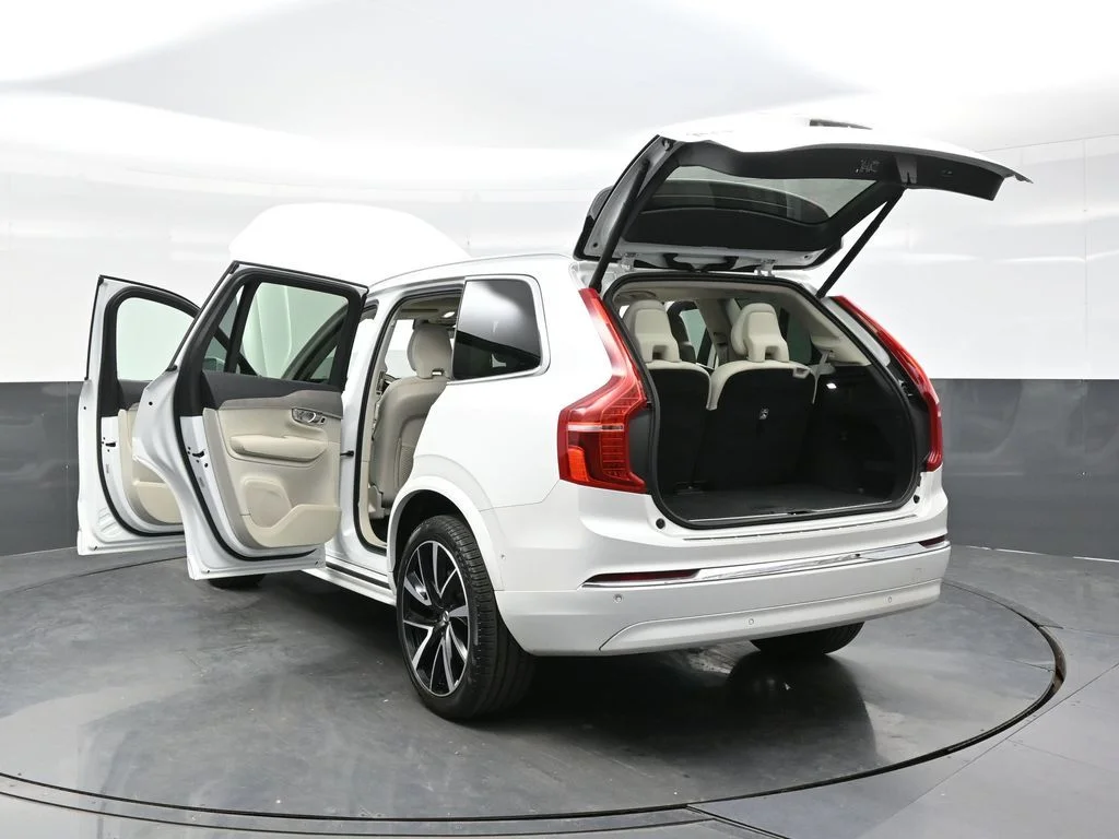 Certified Used 2024 Crystal White Volvo Plus image 42