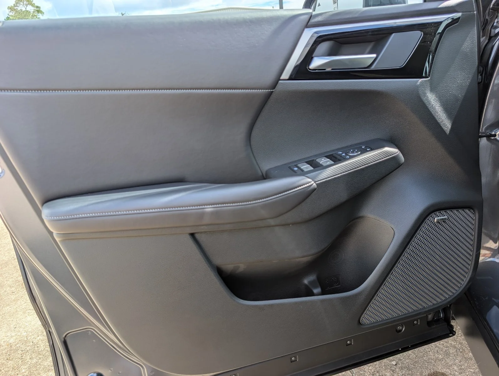 New 2026 Gray Mitsubishi SE 1.5T 2WD image 15