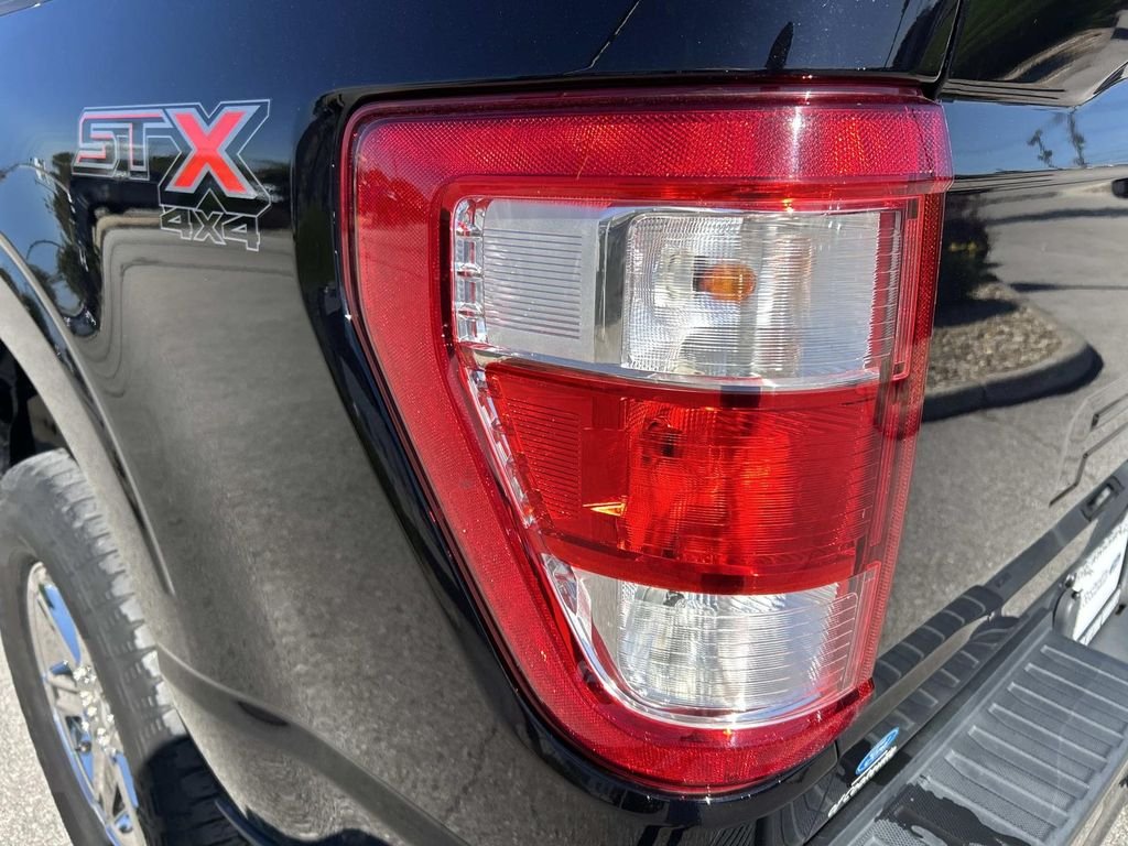 Used 2021 Black Metallic Ford XL image 11