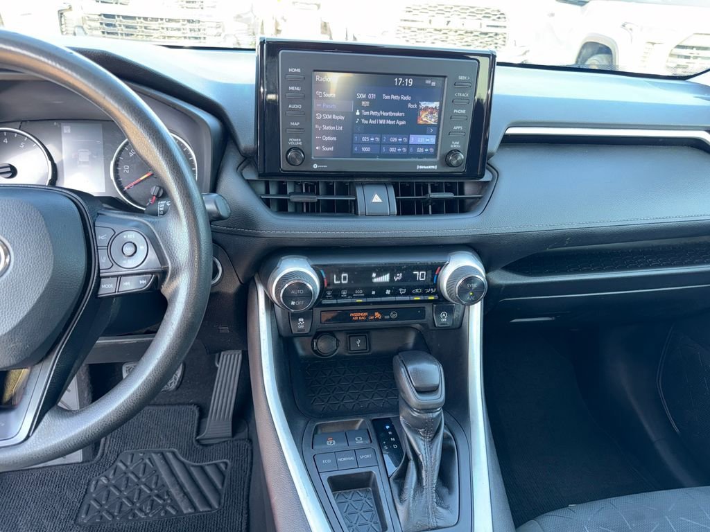 2021 Toyota RAV4 XLE - Photo 21