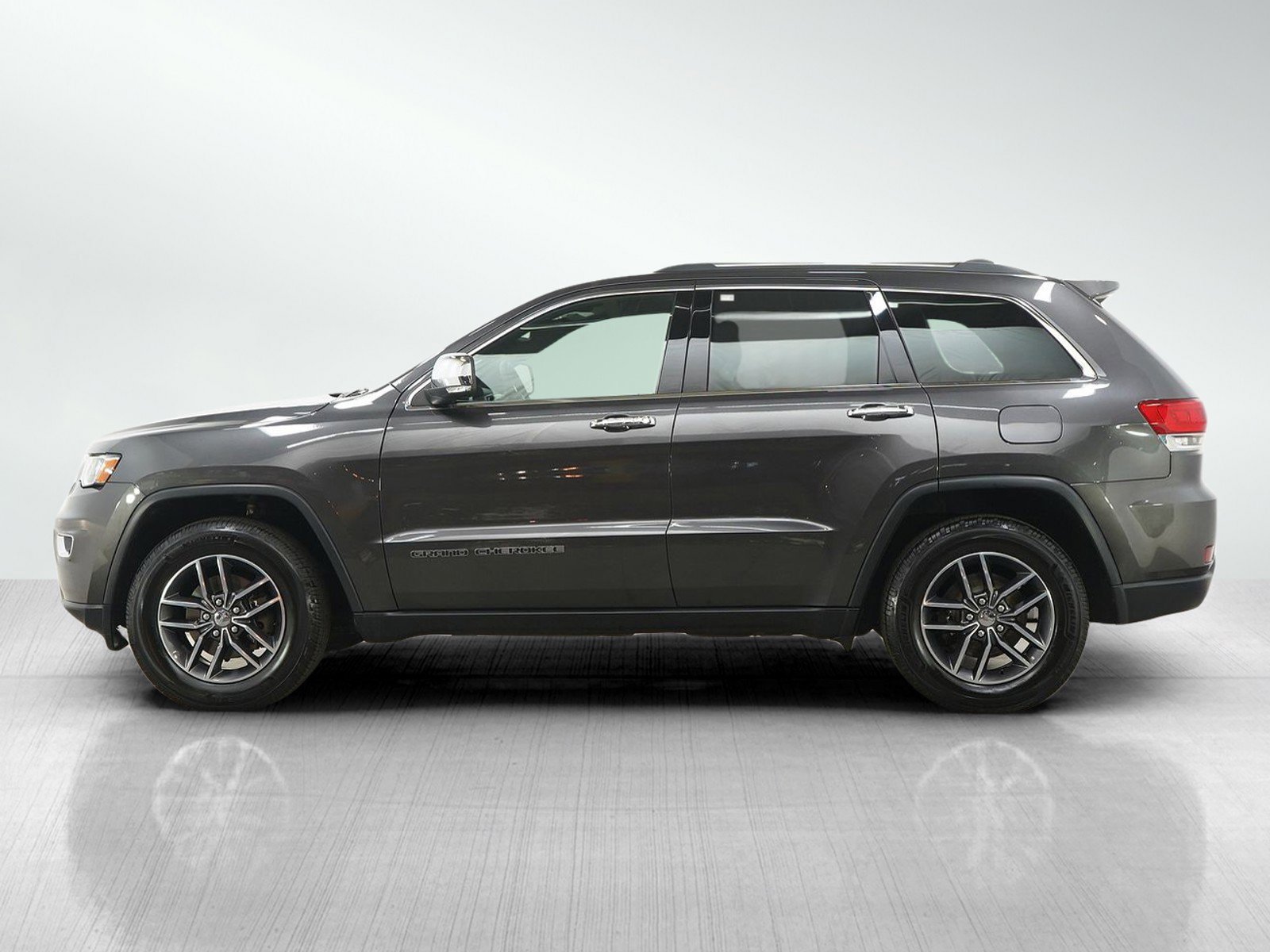 Used 2018 Jeep Grand Cherokee Limited with VIN 1C4RJFBG2JC144442 for sale in Burnsville, Minnesota