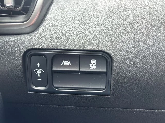 Used 2023 Aruba Green Kia X-Line S image 17