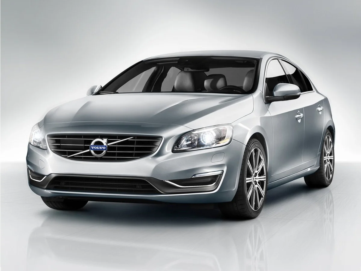Used 2014 White Volvo T5 image 1