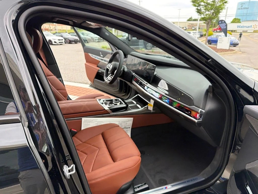 New 2026 Black Sapphire Metallic BMW 760i xDrive image 24