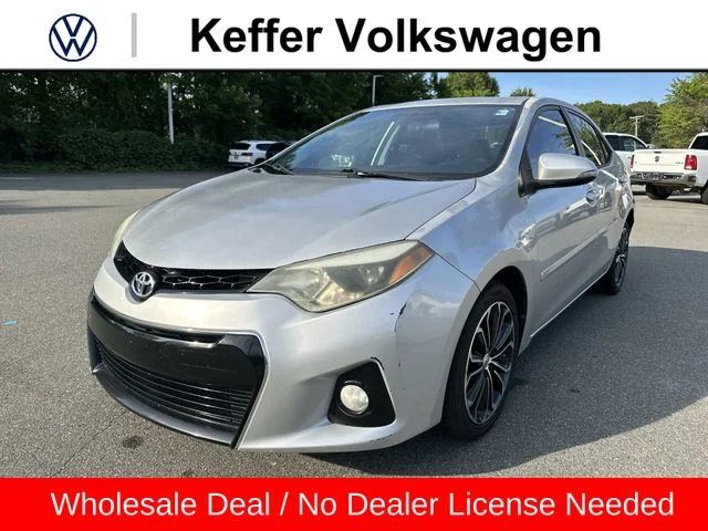 2015 Toyota Corolla 2015 Toyota Corolla S Plus 4D Sedan