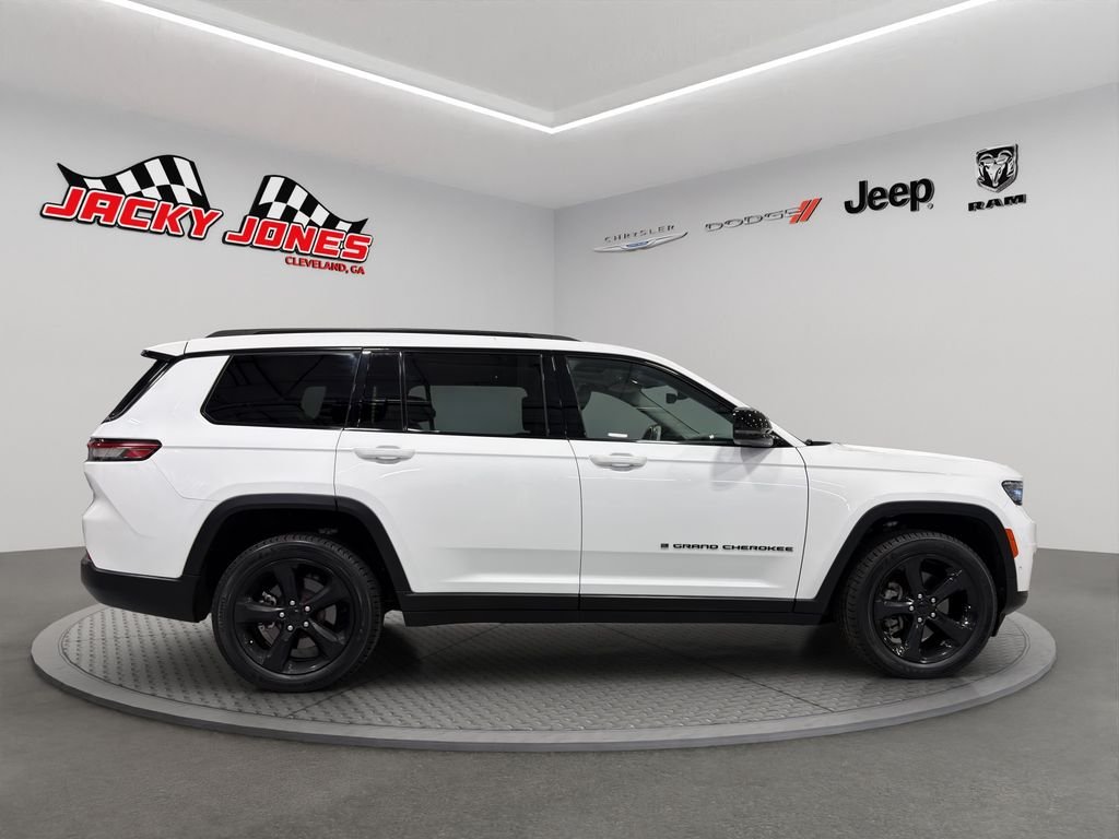 Used 2023 Bright White Clearcoat Jeep Limited image 12