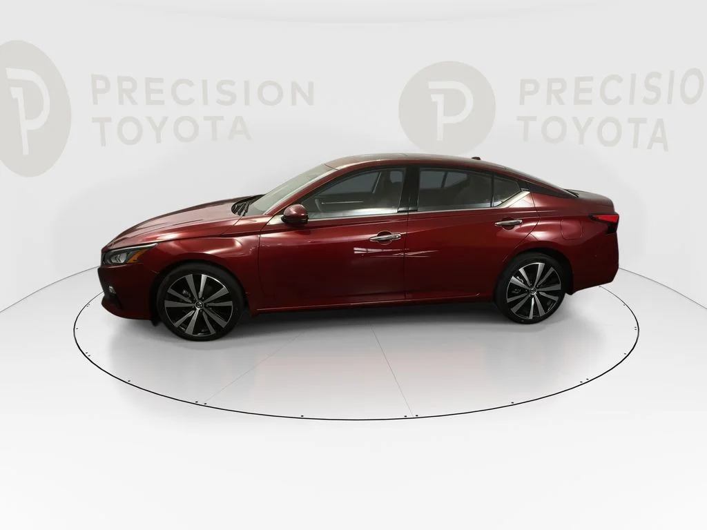 Used 2020 Scarlet Ember Tintcoat Nissan 2.5 Platinum image 11