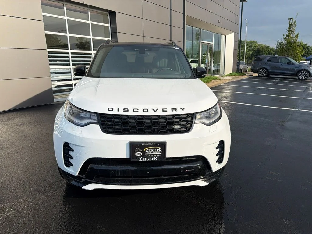 Used 2023 Fuji White Land Rover S R-Dynamic image 8