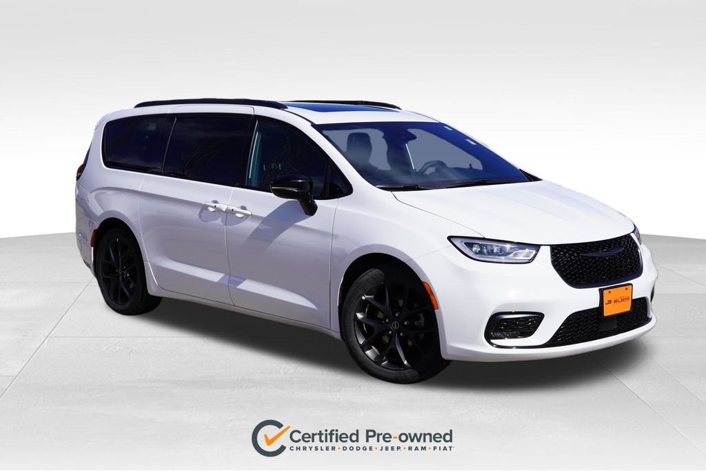 2025 Chrysler Pacifica Limited's photo