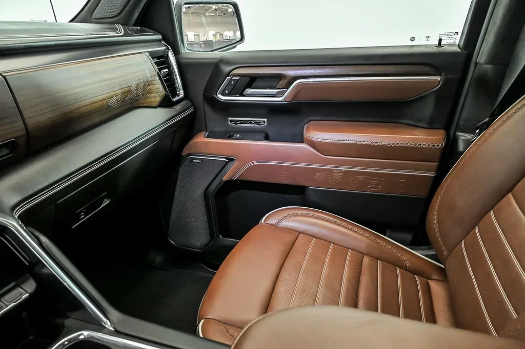 Used 2025 Sterling Metallic GMC Denali Ultimate image 26