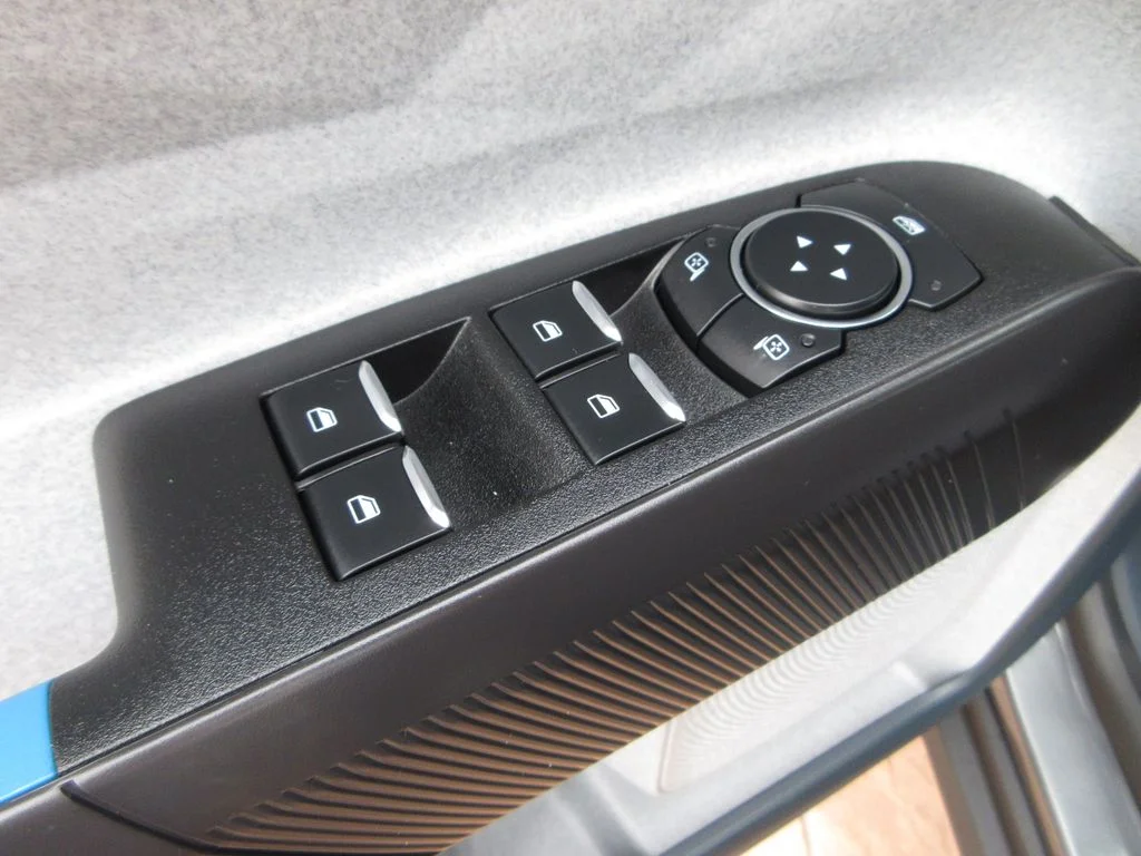 New 2026 Carbonized Gray Metallic Ford XLT image 10