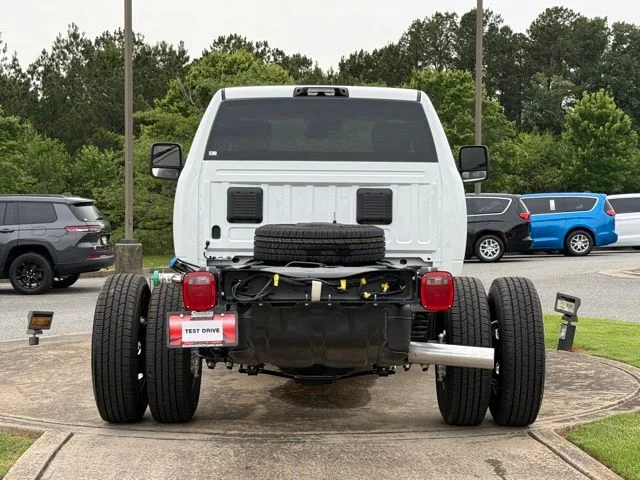 2026 RAM 3500 Chassis Tradesman - Photo 6
