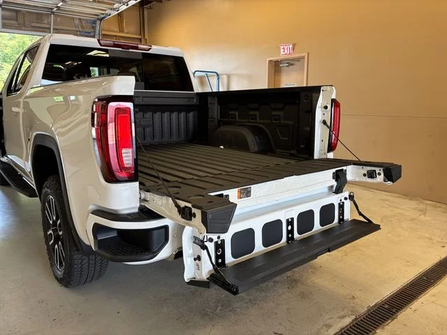 New 2026 White GMC AT4 image 19