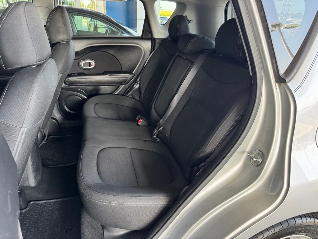 Used 2019 Silver Kia Plus image 18