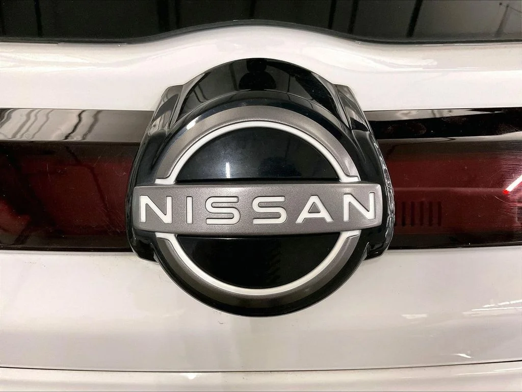 Used 2024 White Nissan S image 11