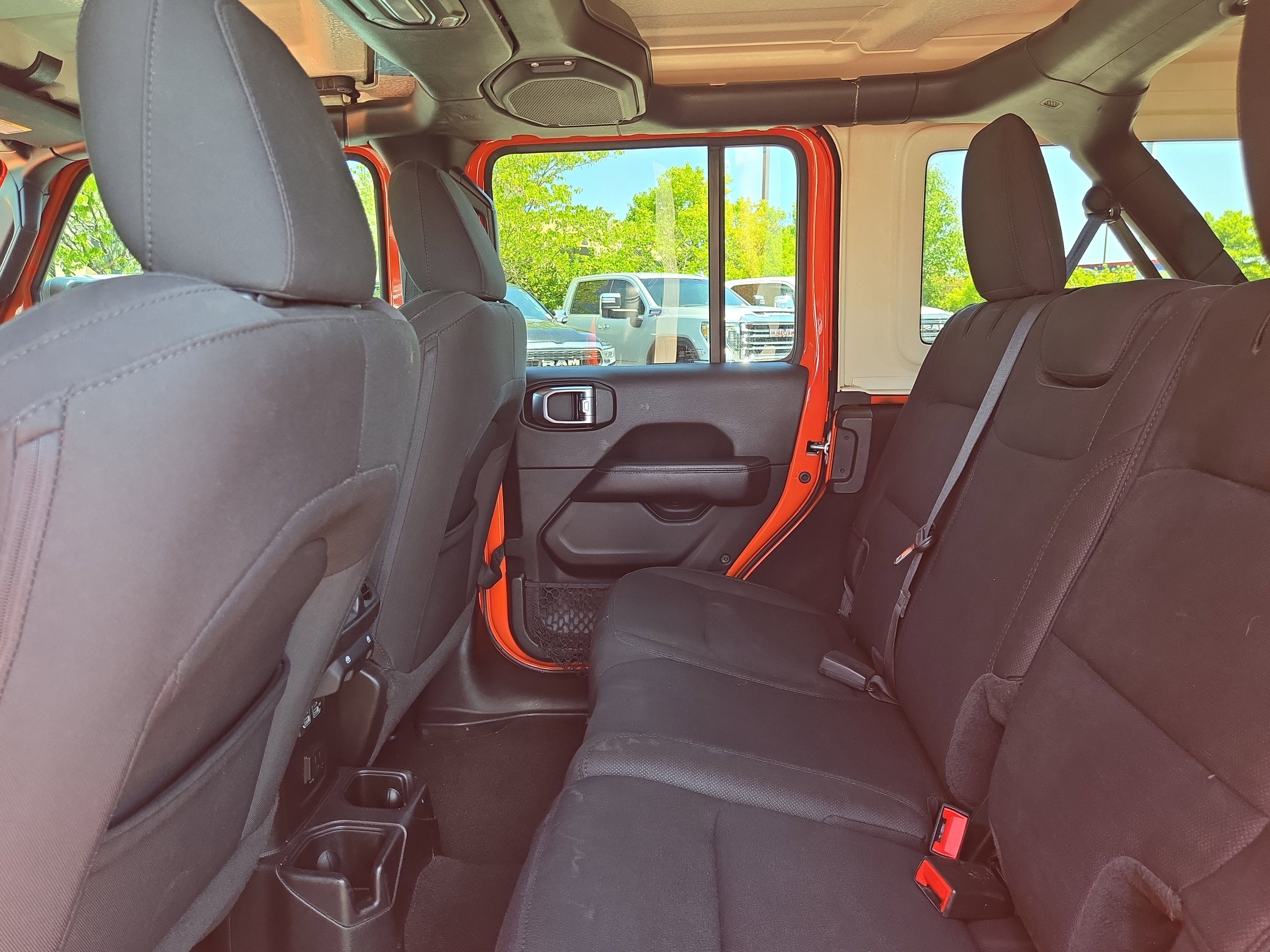 Used 2020 Punkn Metallic Clearcoat Jeep Sahara image 14