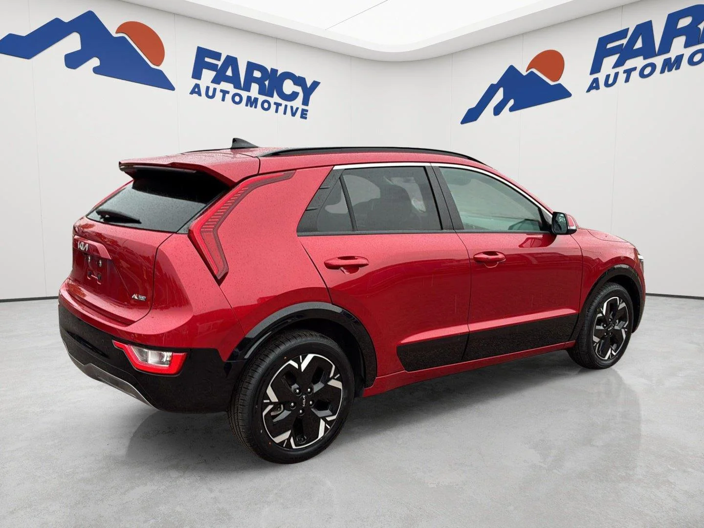 Used 2023 Runway Red Kia Wind image 15