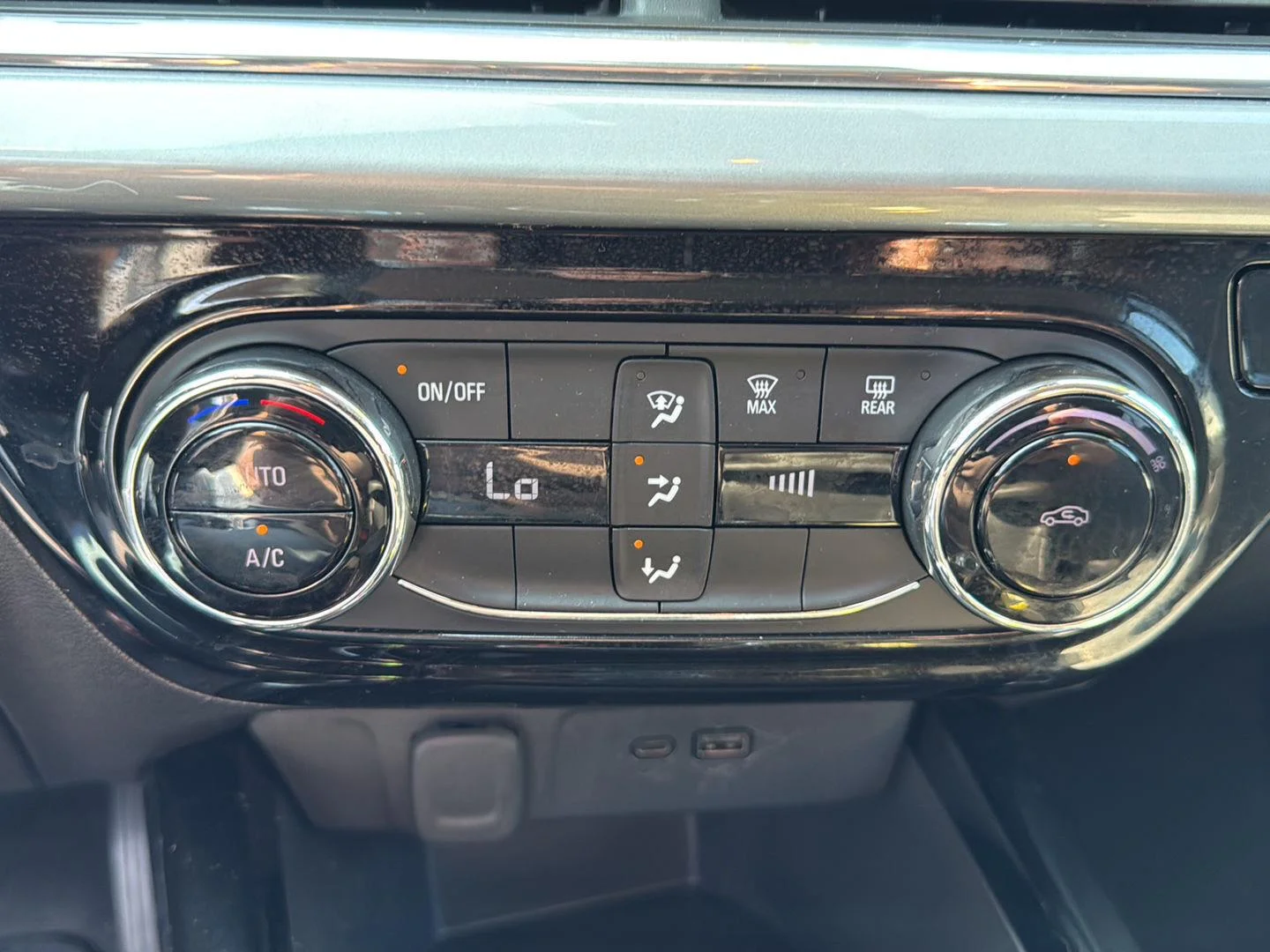 Used 2025 Sterling Gray Metallic Chevrolet LT image 22