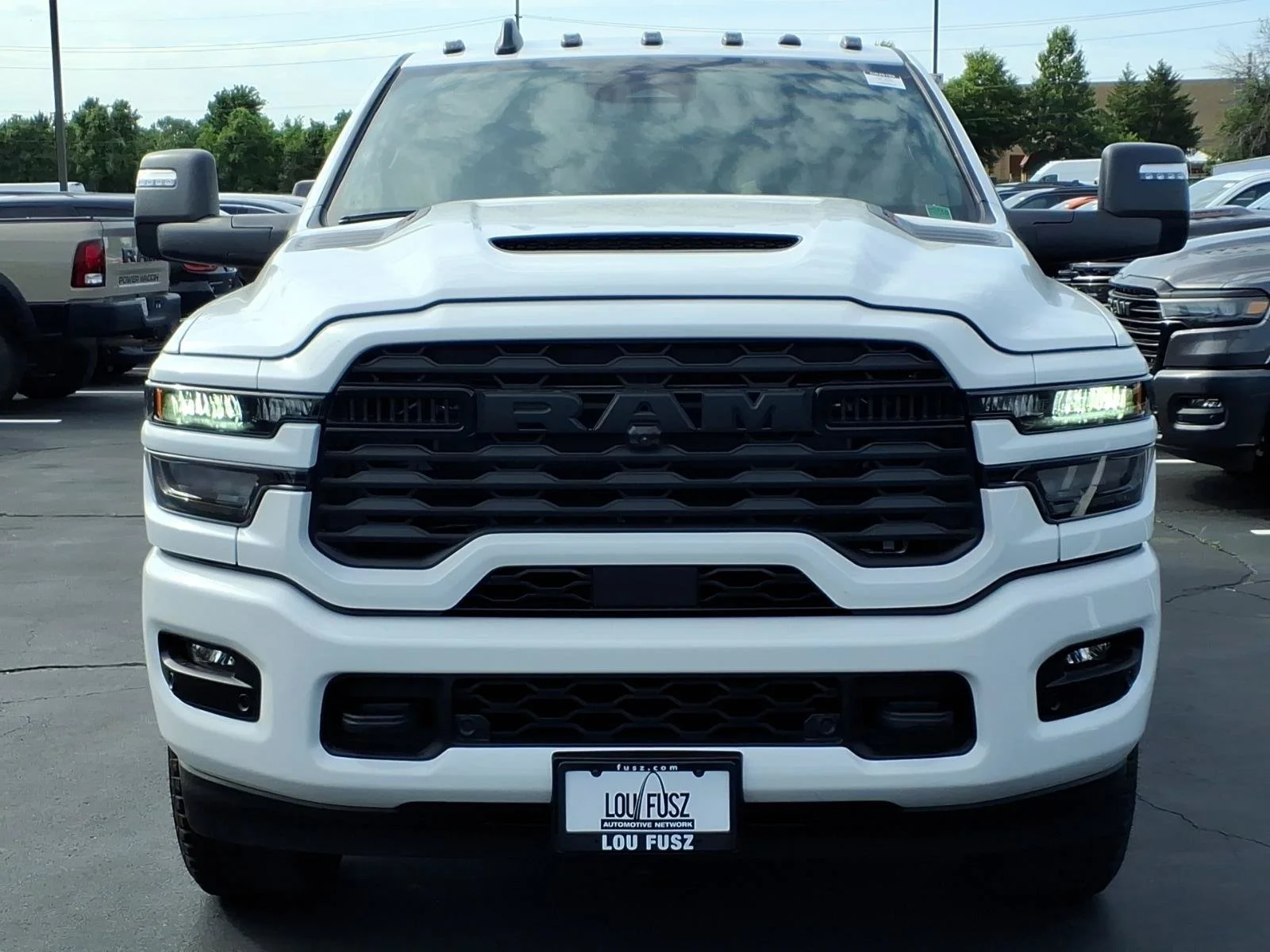 New 2026 Bright White Clear-Coat Exterior Paint RAM Big Horn image 21