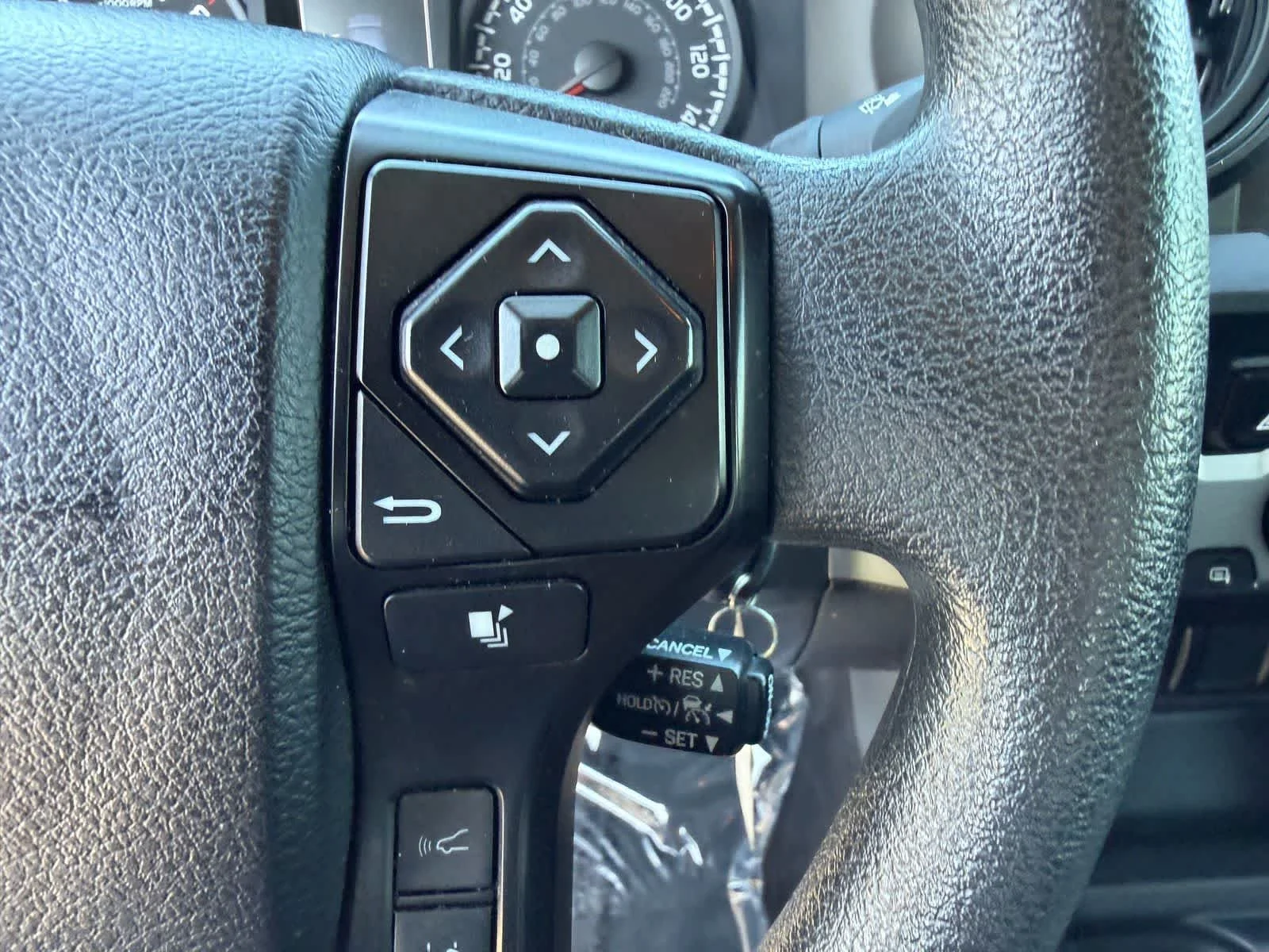 Used 2022 White Toyota SR image 20