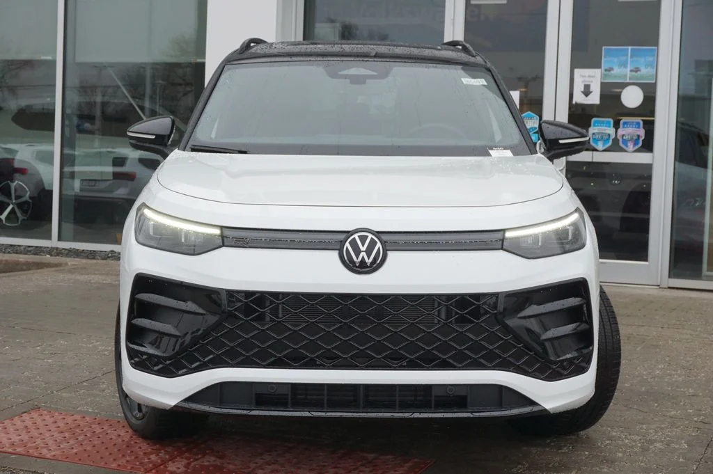 New 2026 White/off-white Volkswagen 2.0T SE R-Line Black image 5
