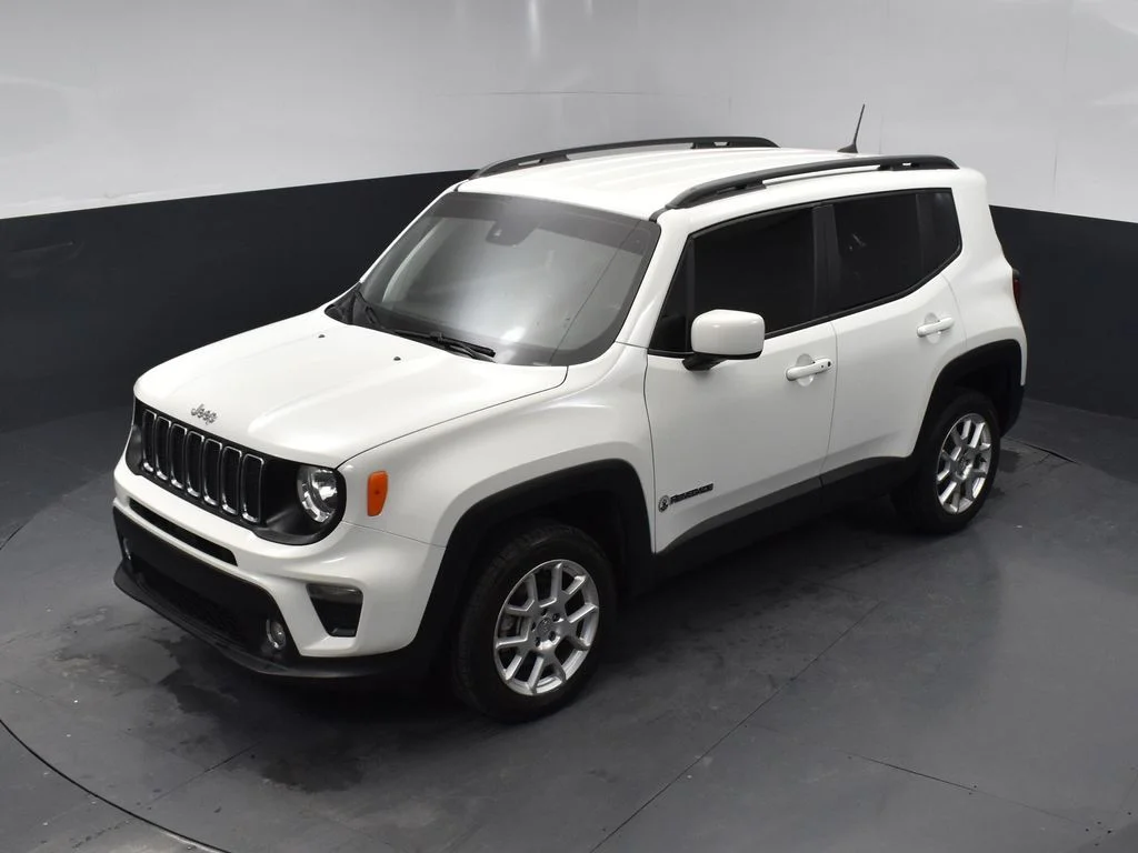 Certified Used 2021 White Jeep Latitude image 35