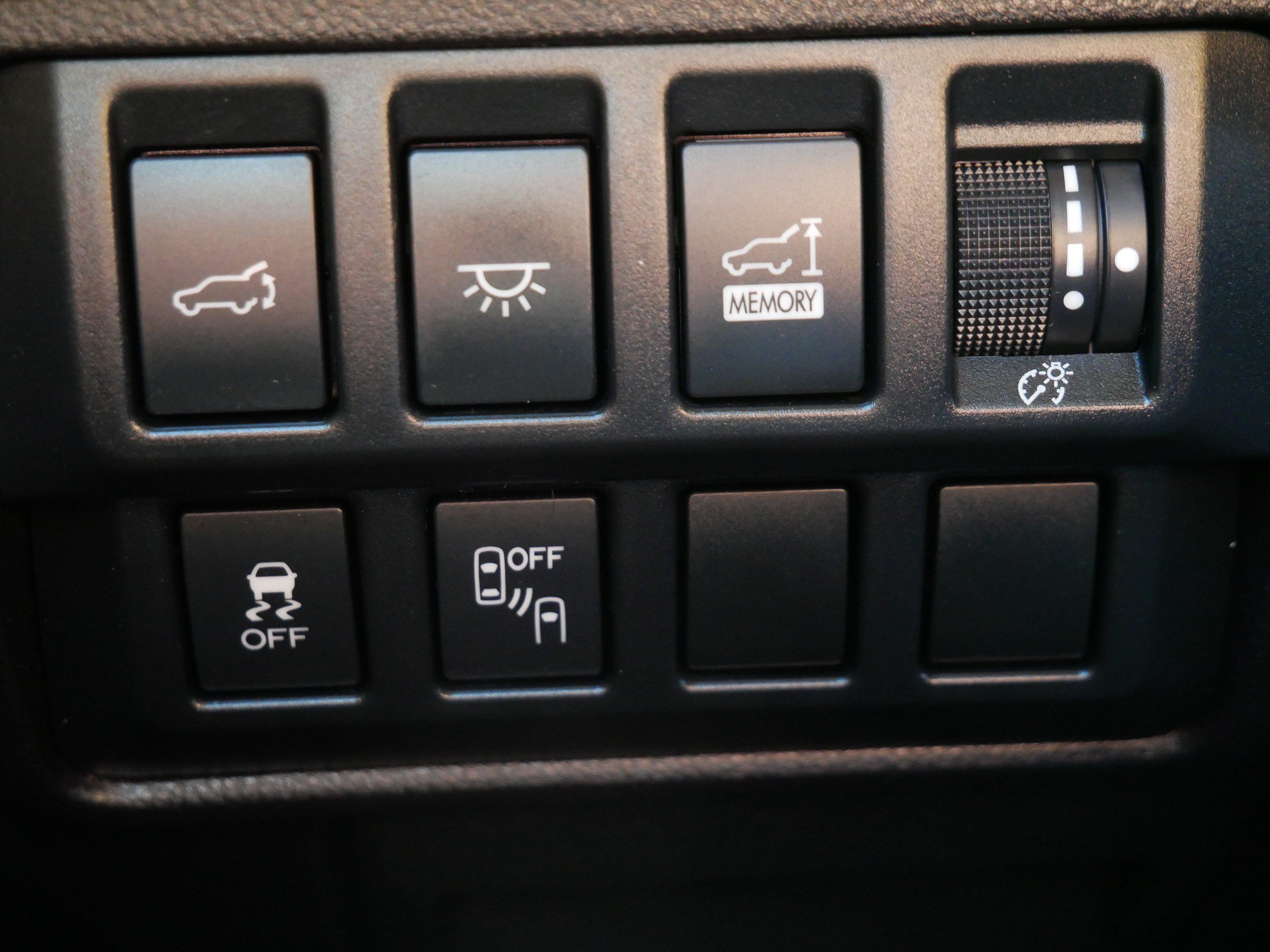 Used 2020 Magnetite Gray Metallic Subaru Premium image 26