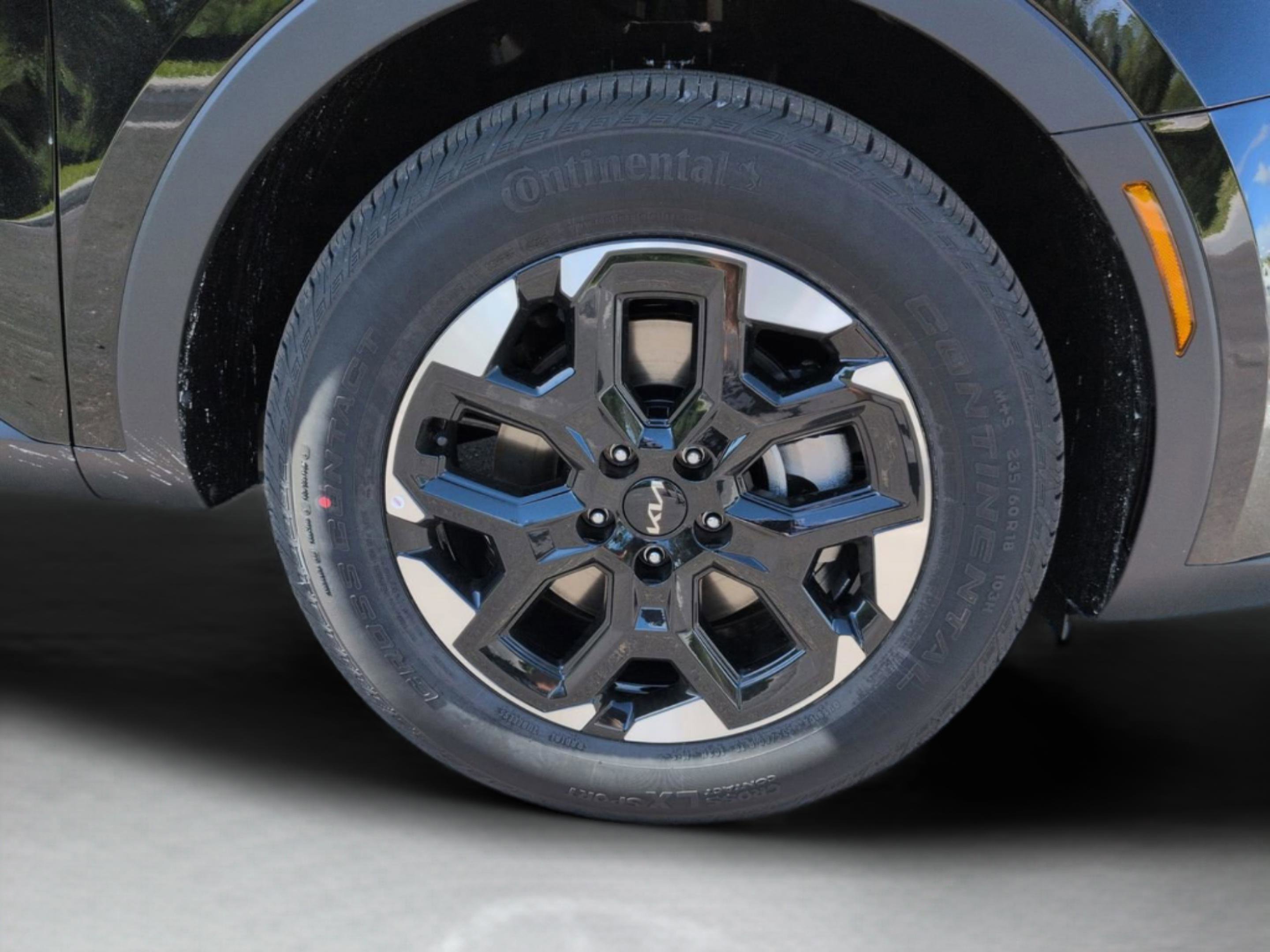 New 2026 Ebony Black Kia S image 32