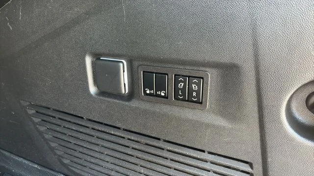 Used 2023 Silver GMC Denali image 35