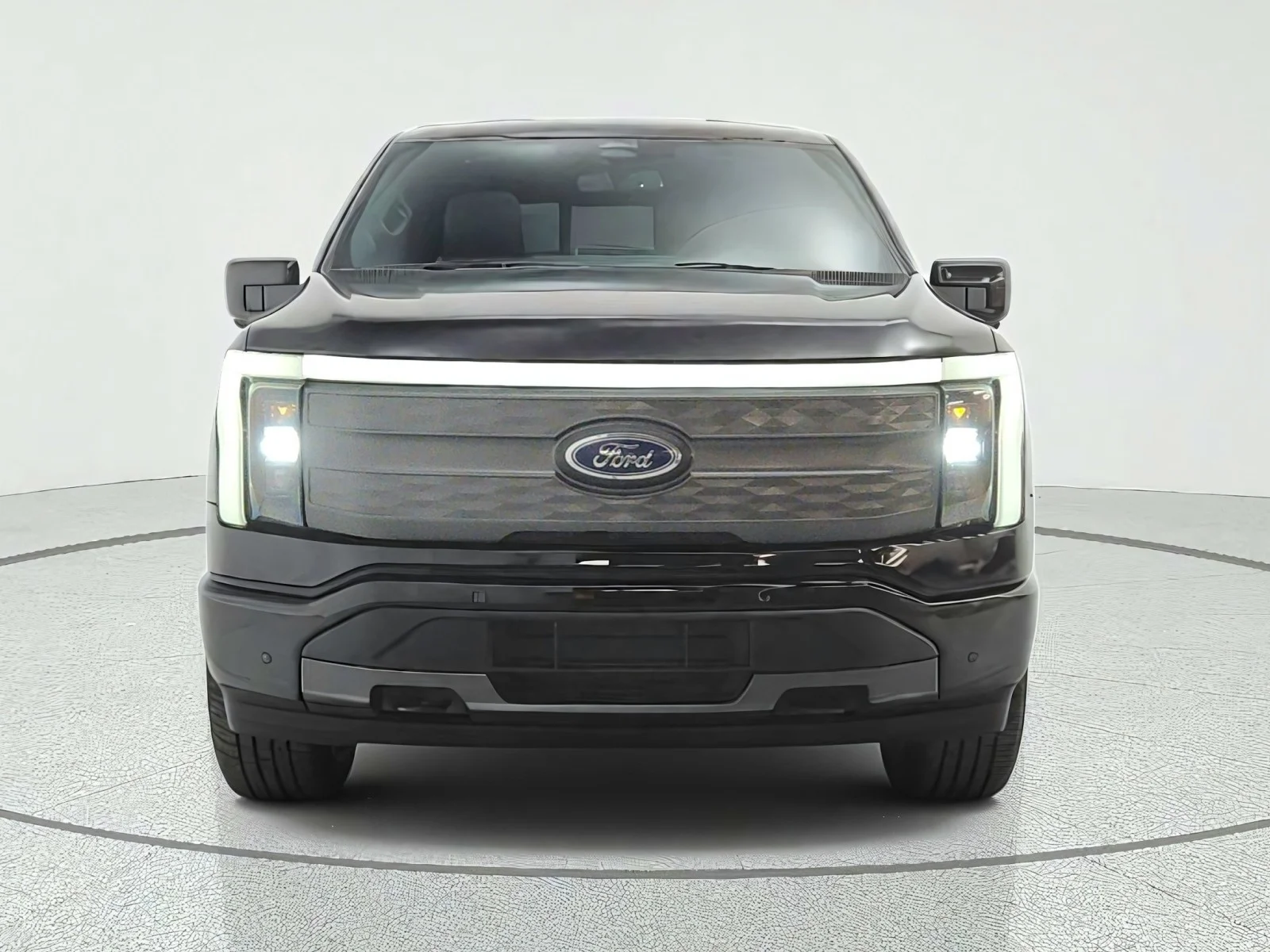 Used 2022 Agate Black Metallic Ford LARIAT image 2