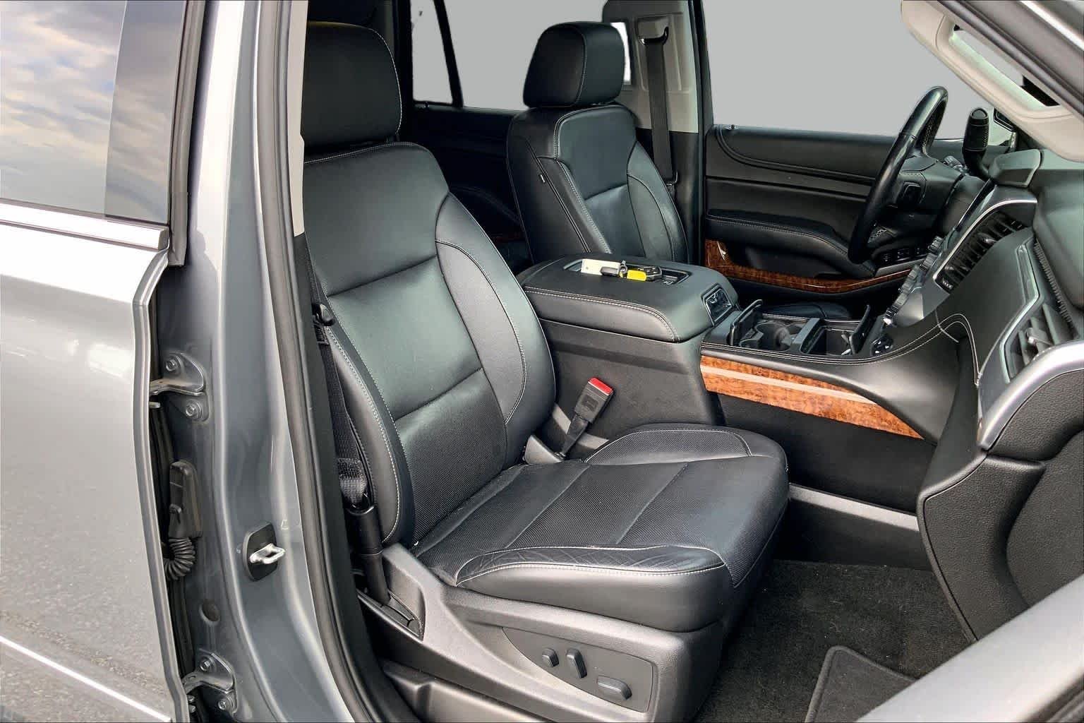 Used 2018 Satin Steel Metallic Chevrolet Premier image 9