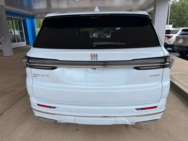 New 2026 Iridescent White Tricoat Buick Avenir image 4