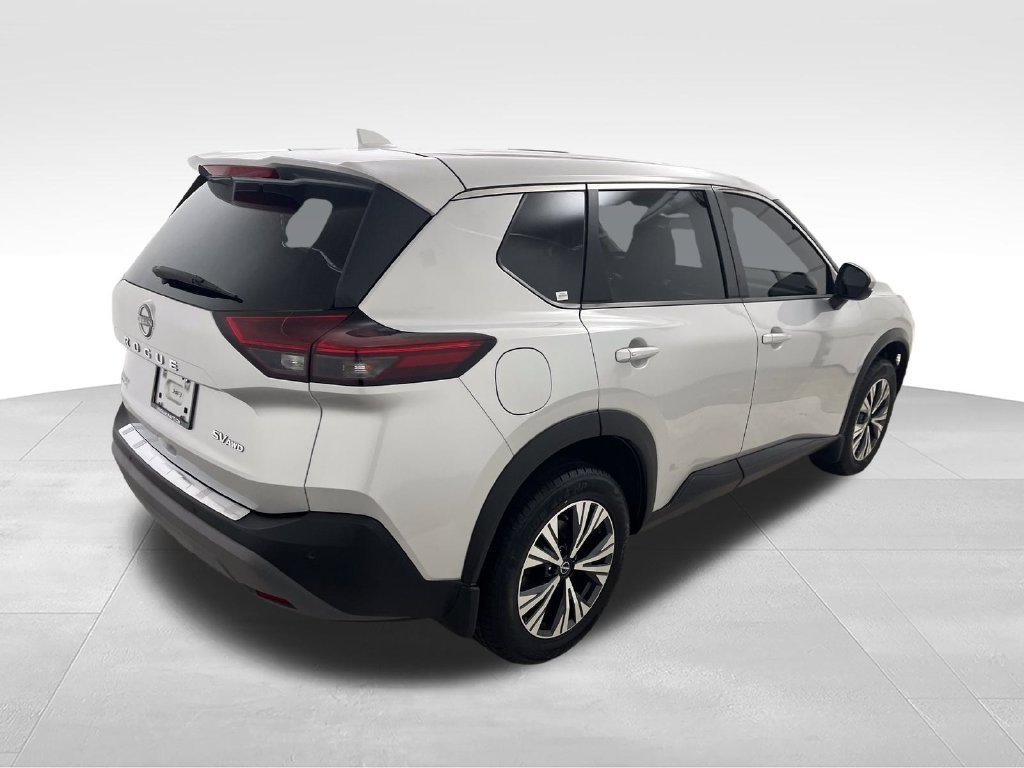 Used 2022 Silver Nissan SV image 5