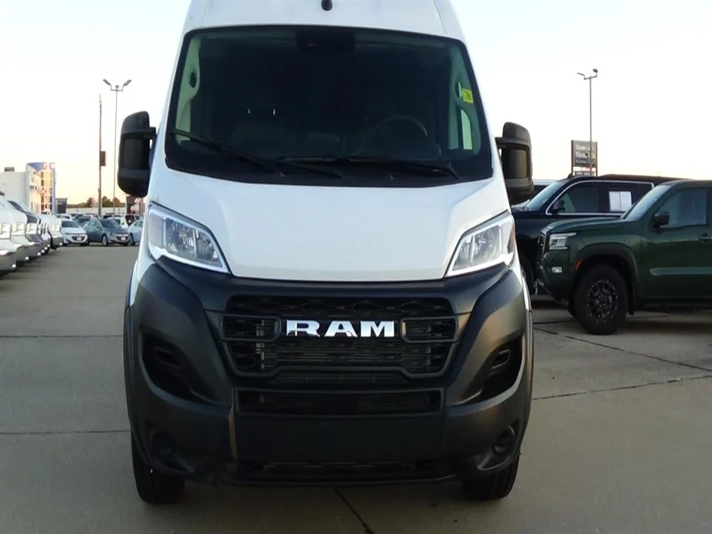Used 2025 Bright White Clear Coat (pw7) RAM Tradesman 2500 image 3