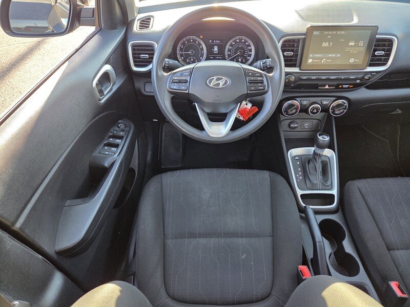 Used 2021 Black Hyundai SE image 16