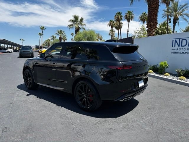 Used 2025 Santorini Black Metallic Land Rover Dynamic SE image 7