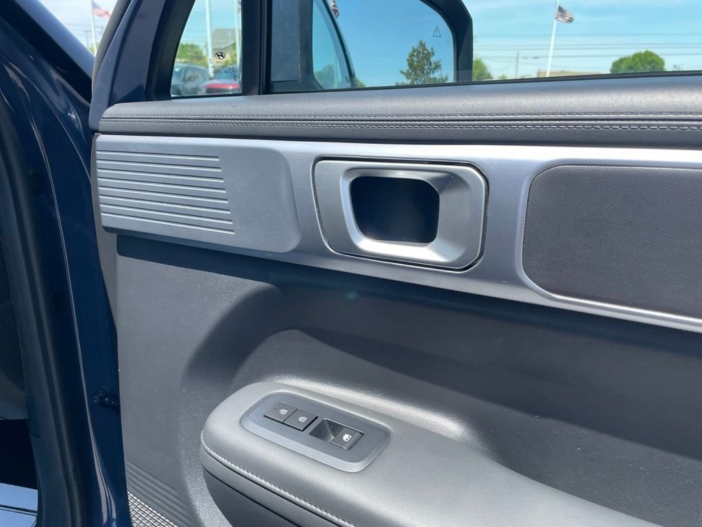 Used 2025 Blue Hyundai SEL image 39