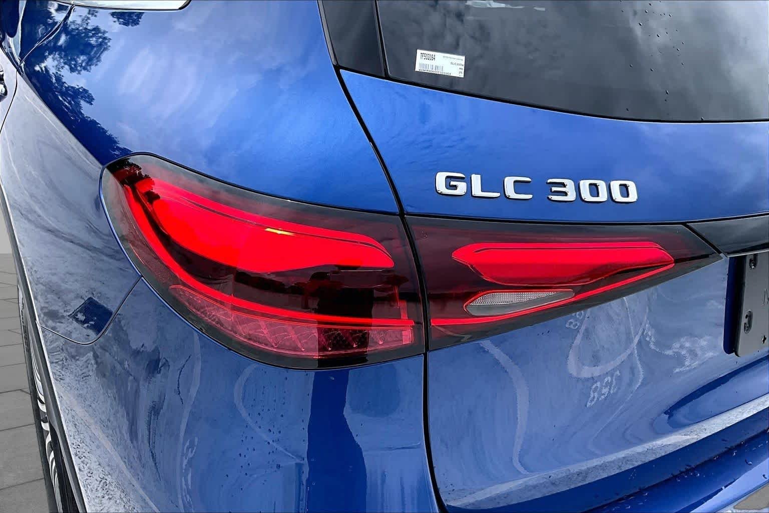 Used 2026 Starling Blue Metallic Mercedes-Benz GLC 300 image 28