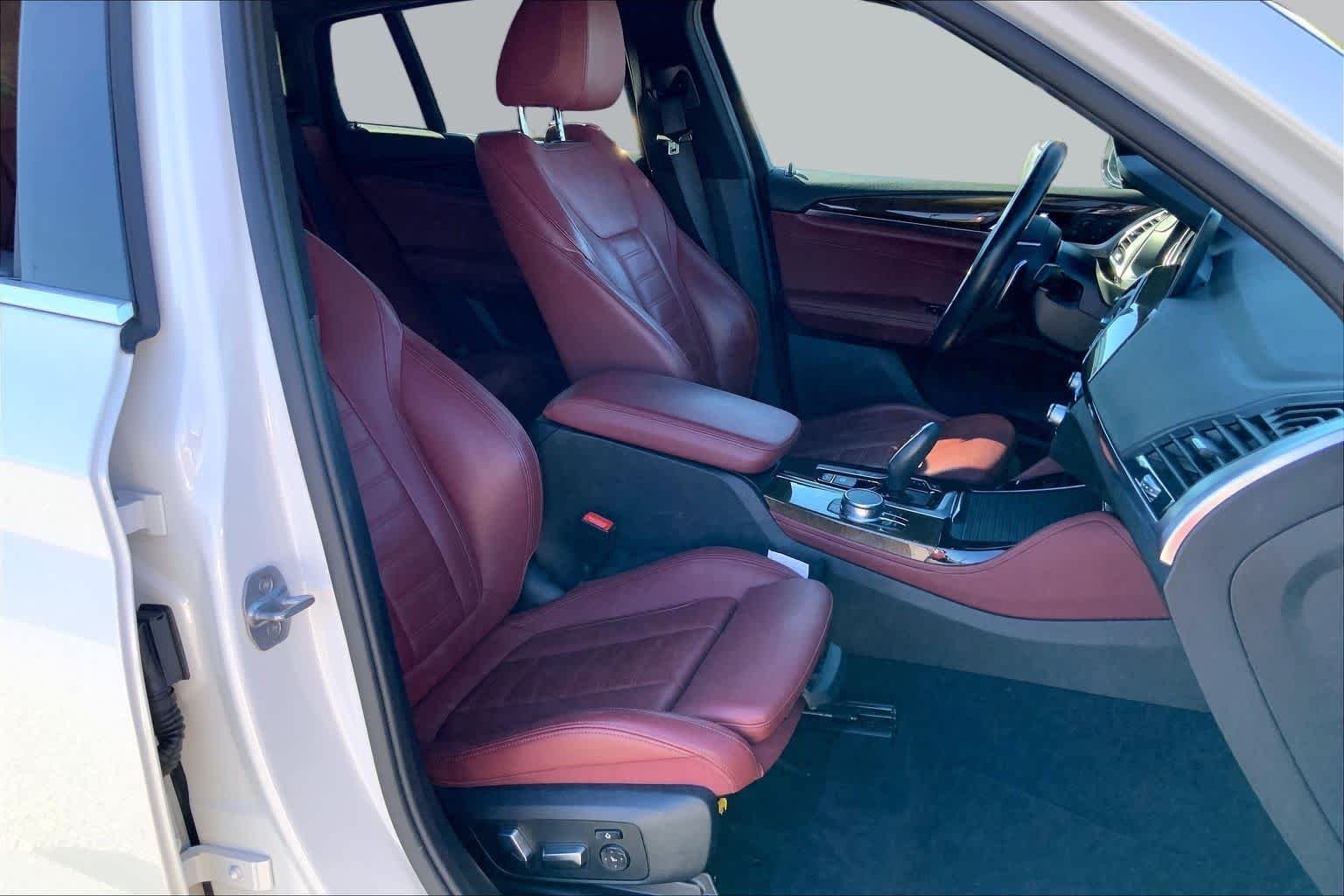 Used 2019 Mineral White Metallic BMW xDrive30i image 9