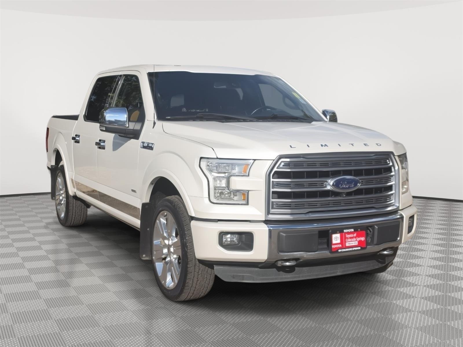 Used 2016 White Platinum Metallic Tri-Coat Ford Limited image 1
