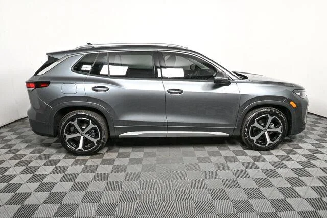 New 2026 Platinum Gray Metallic Volkswagen SE image 2